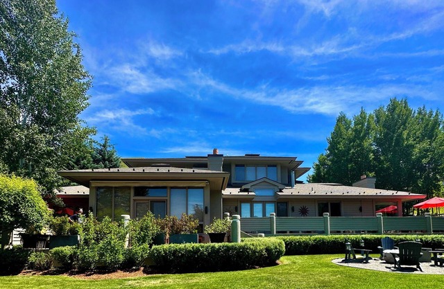 Premier lifestyle with unbeatable views- 5 minute walk to Sun Valley