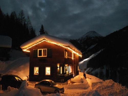 Premium Chalet in Innerkrems with sauna