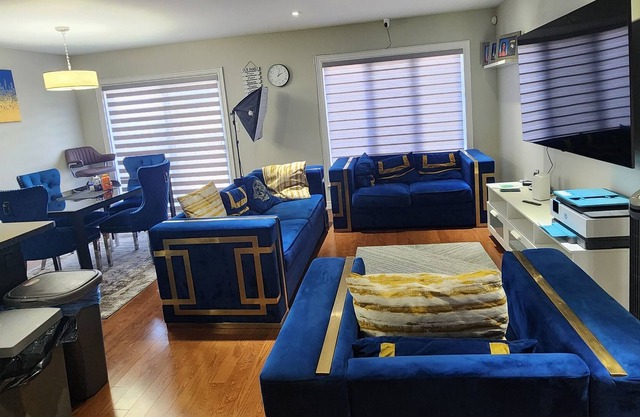 PRESTIGE Guestroom London (5 minutes to Western University.)