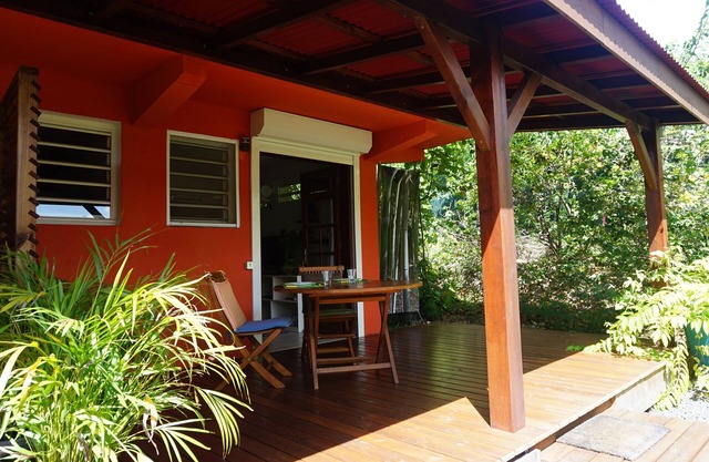 Pretty studio with private terrace, 10 min walk from the beach and shopping faci