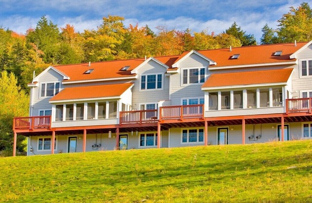 Price reduction-Skier's studio apartment with hot tub! .