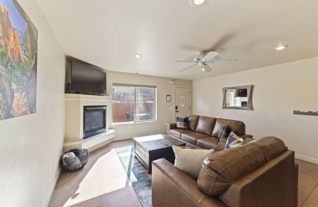 Prickly Pear Vista I Pool & Spa with Rim Views