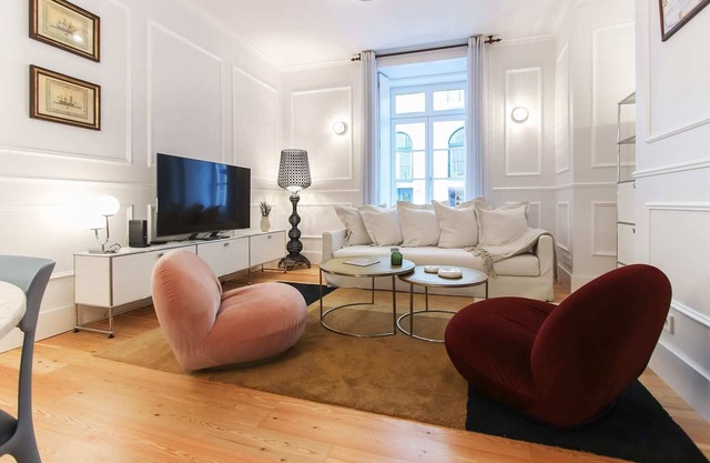 Prime 2024 Chiado historic condo, private terrace