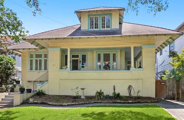 Prime Location and Luxury | 3br Streetcar + Dining