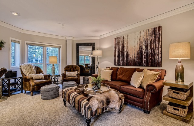 PRIME LOCATION -AUTUMN Beauty blk to Main St Village @ Breck Pool, hot tubs +