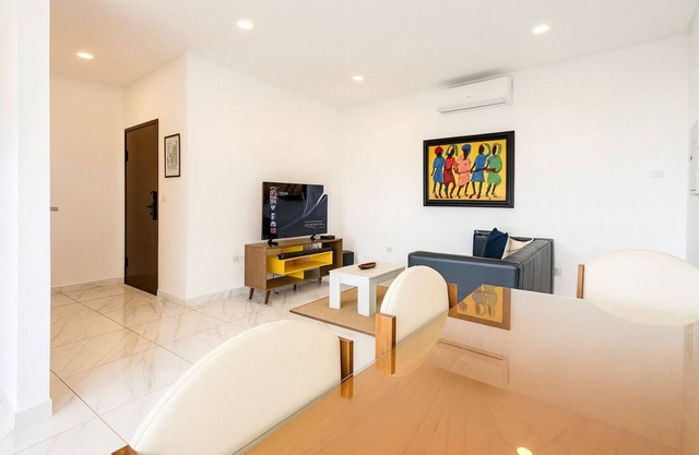 "Prime Location Near Shopping Malls & Airport".