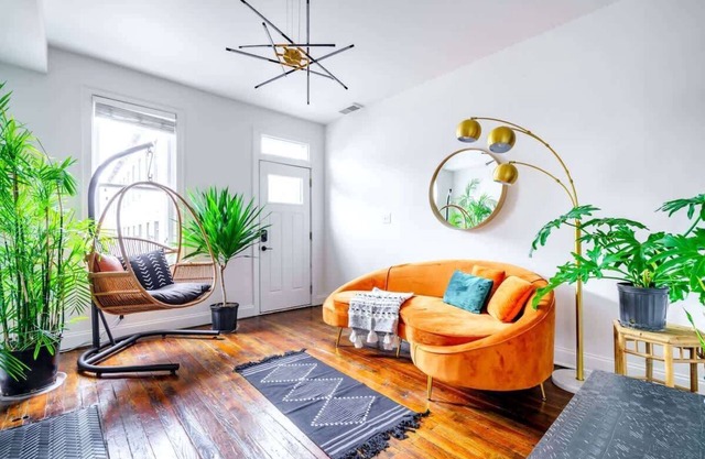 Prime Location - Urban Jungle - Pets - Parking Free