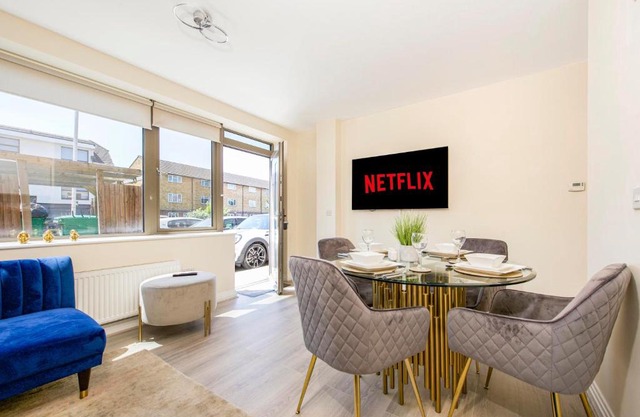 Prime Luxury, Heathrow, FreeParking, WiFi, Netflix