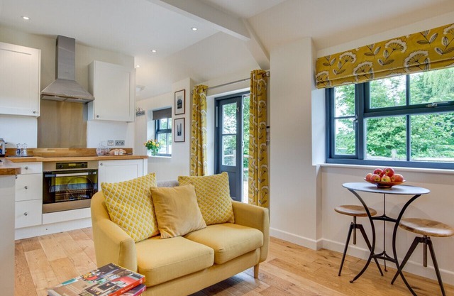 Primrose Lodge - One Bedroom House, Sleeps 2