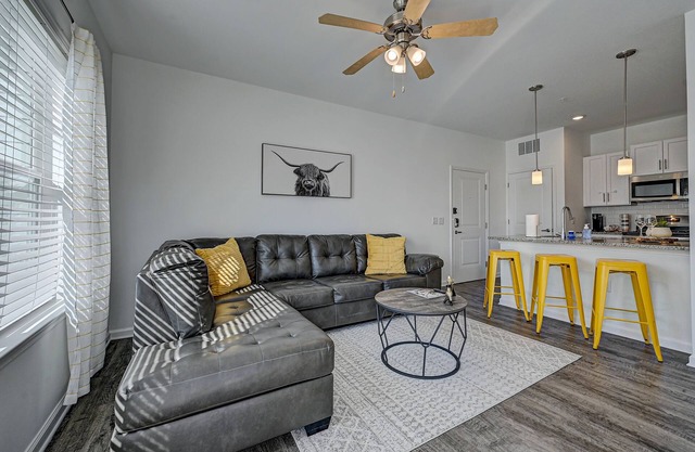 PrimRose Retreat in Orange Pk Nr. NAS JAX& ENTMT.