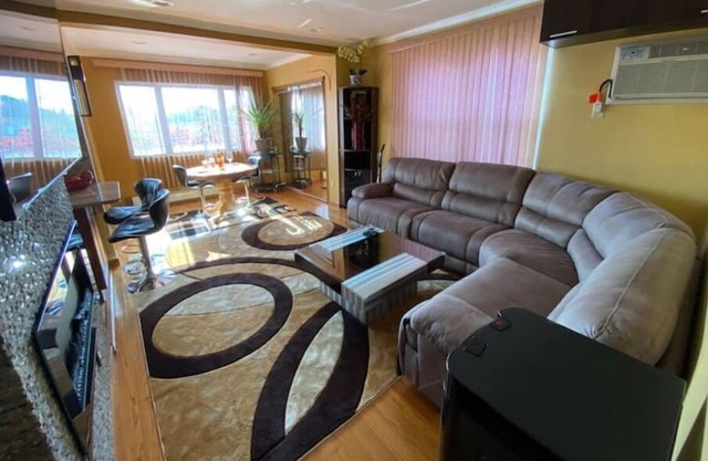 Pristine & Luxury 1 Bed and Breakfast!