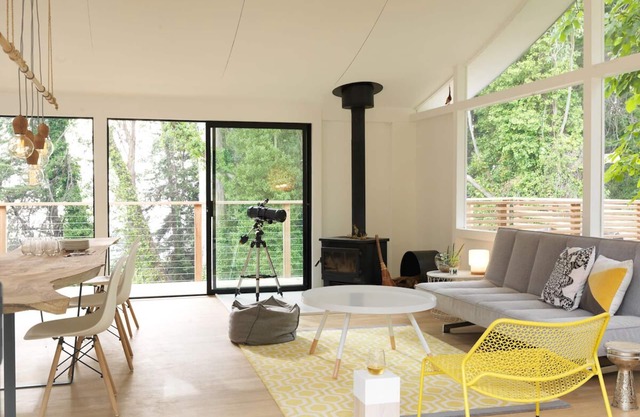 Pristine Modern Getaway