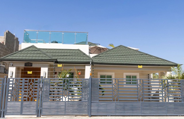 Private house w/jacuzzi,Pool table and more