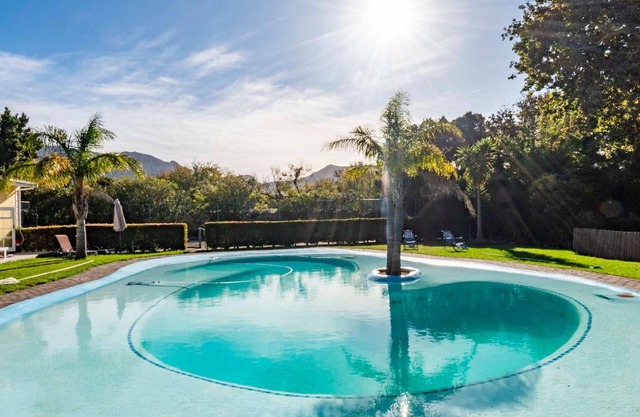 Private 1 Bed Suite at Yalwa House w/Pool