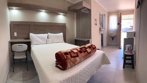 Private 4 Double Room Guest Wing, Comfortable, Secure Parking, Wi-Fi, Ensuite Bath