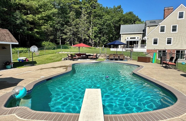 Private, 6 Bedroom 3 Bath Lake Wallenpaupack Inground Pool Home