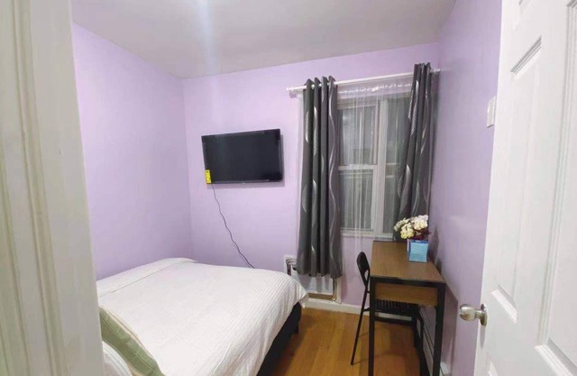 Private Apartment in Flushing - Near MTA buses
