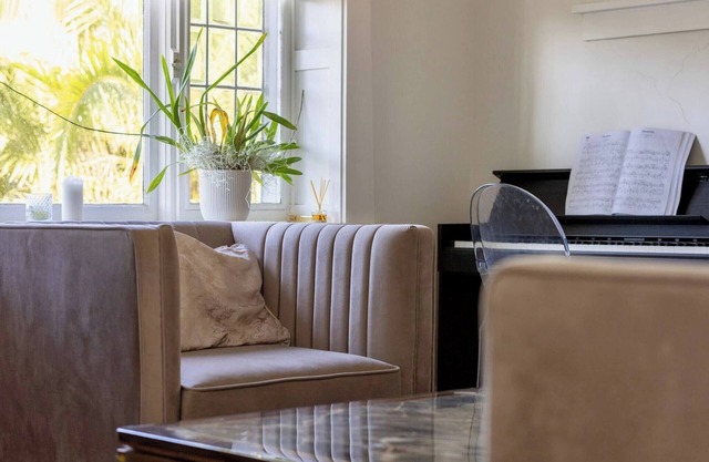 Private B&B near airport, beach, and activities