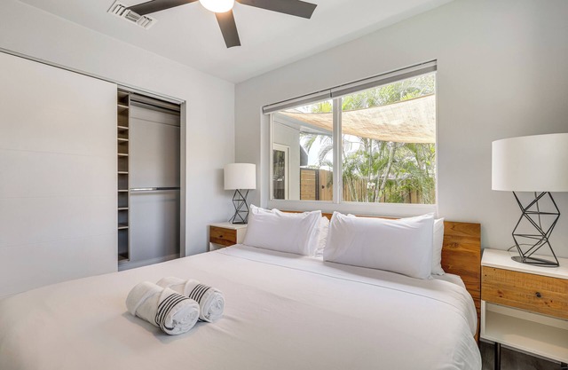 Private Backyard: Dog-friendly Wilton Manors Home!