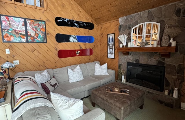 Private Chalet less than 1 mile to Ski Resort