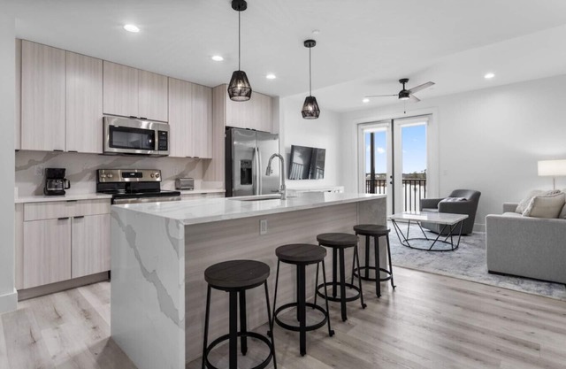 Private Condo #208 with Riverside View and Private Pool