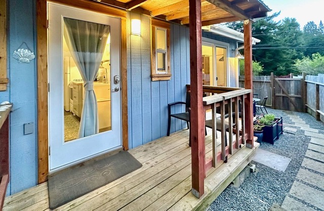 Private & Convenient Trinidad Cottage