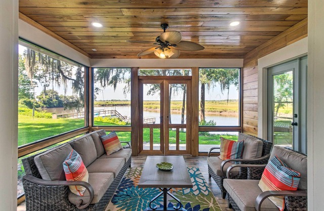 Private Dock + Fire Pit: Riverfront Darien Cottage