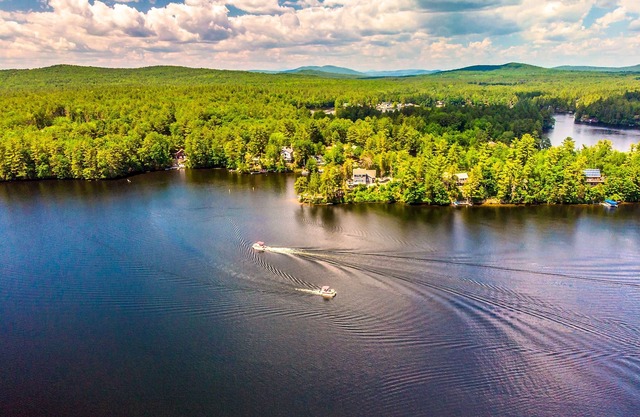 Private Fall Lakefront Cabin w/Fire Pit & Hot Tub