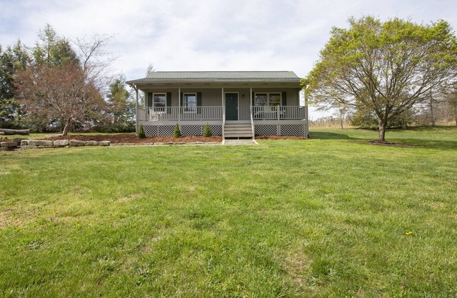 🍎 Private Home In The Middle of Hendersonville Apple Orchard 🍏