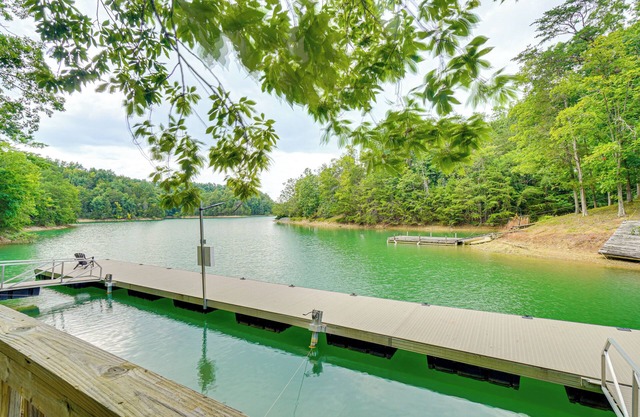 Private Hot Tub: Lake Resort Cabin in Sevierville!