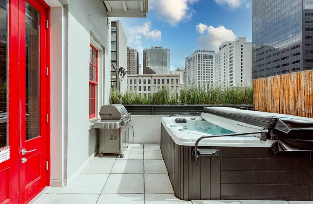 Private Hot Tub, Patio, & Grill! Heated Pool in Courtyard, Family Friendly