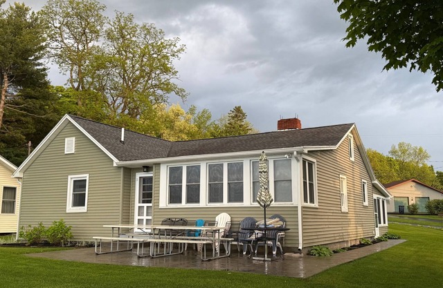 Private, Level, Beachfront Cottage; No Stairs To Beach!