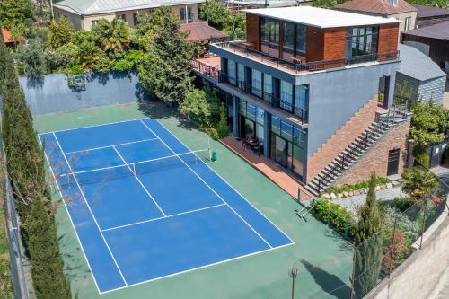 Private Modern Villa with Tennis court