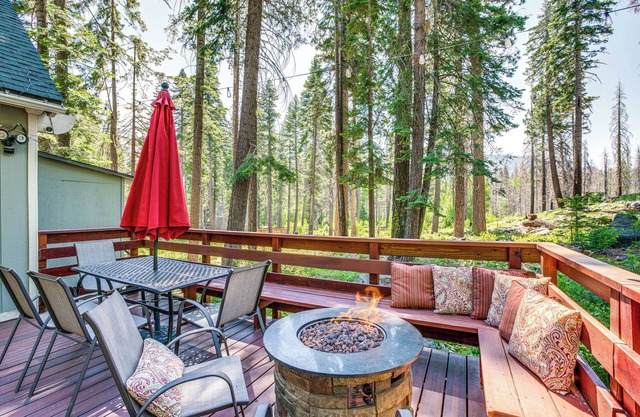 Private Mountain Retreat: 8 Mi to Lake Tahoe!