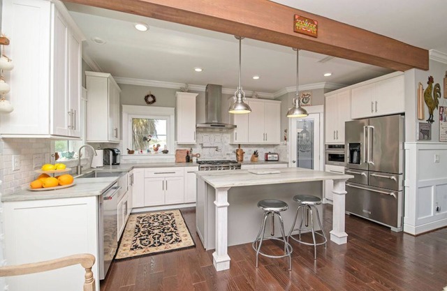 Private paradise! 5 bed/4.5 bathroom house w/pool!