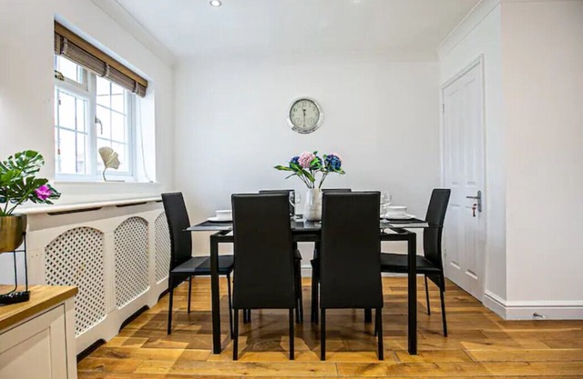 Private parking. CMK. Contractors & families