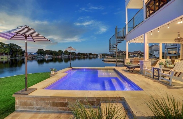 Private Pool, Elevator, Kayaks, Pickleball, Golf, Covered Boat Slip, Fishing!