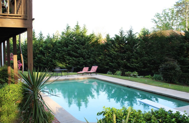 Private Pool Retreat for Families and Groups ~ Prime Atlanta Location