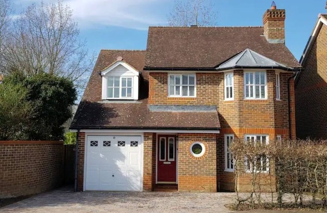 Private Road, Lovely quiet Goodwood 4 bedroom house with drive for three cars