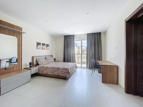 Private room with Bathroom and Balcony - Shared Flat