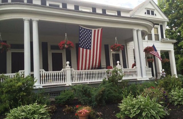 Private two bedroom apartment near Letchworth State Park