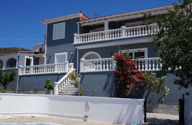 Private villa in Samos with large pool situated between Samos & Pythagorio