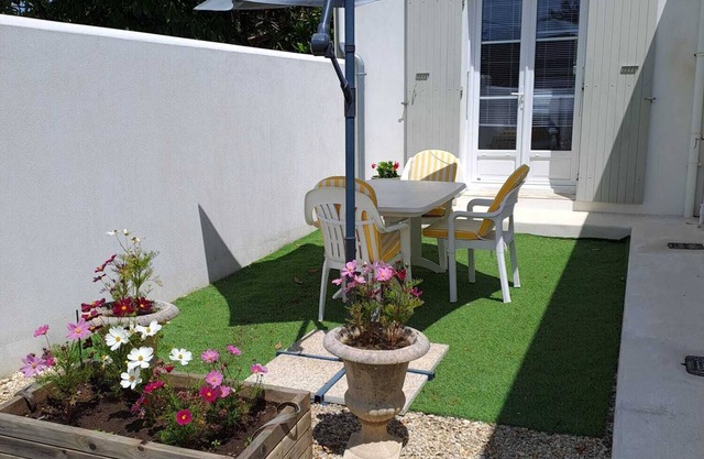 Privileged location, calm and bright, 800 meters from the beach