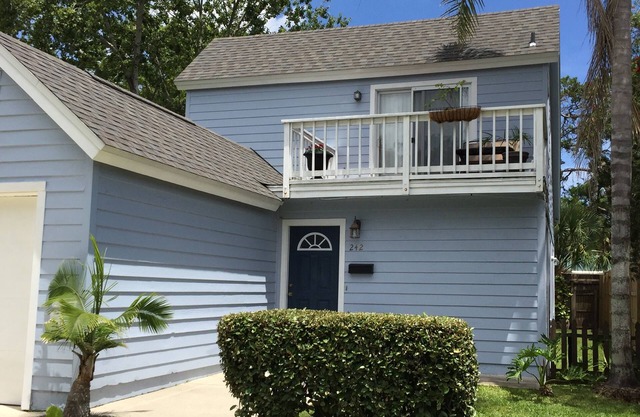 PROMO 10% MONTHLY DISCOUNT!n Location Anastasia Island home, Bring your bikes!