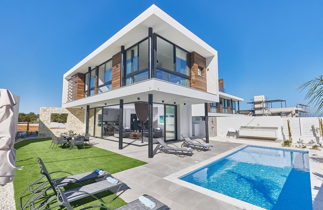 Protaras Elite Pearl Villa EP4B - a villa that sleeps 6 guests in 3 bedrooms