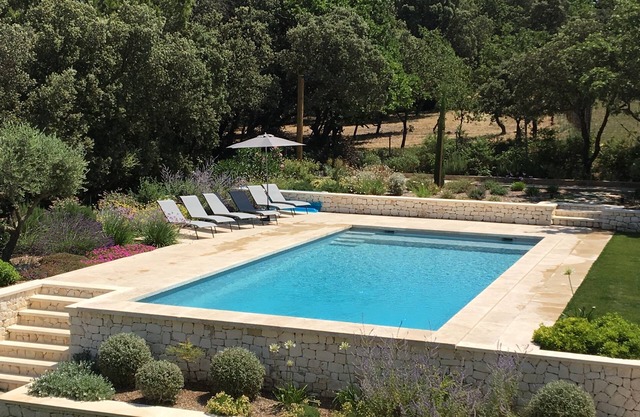 Provencal cottage with pool for 4 people, 2 steps from Saint-Rémy-de-Provence