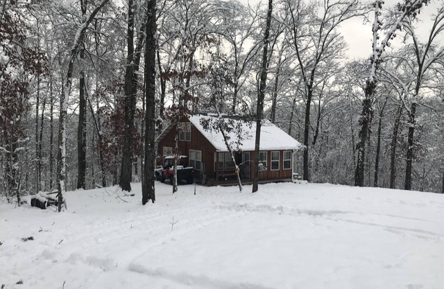 Pruitt Mountaintop Cabin Rental