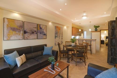 Pueblo Beach - Half a block from the beach