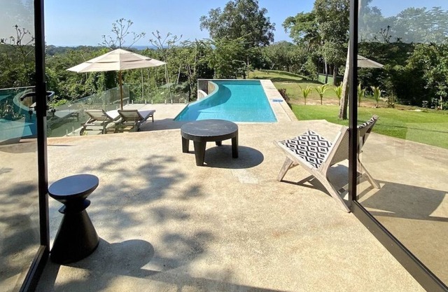 Purple valley a luxury gateway in a 20 acres forest gated 24/7 security property