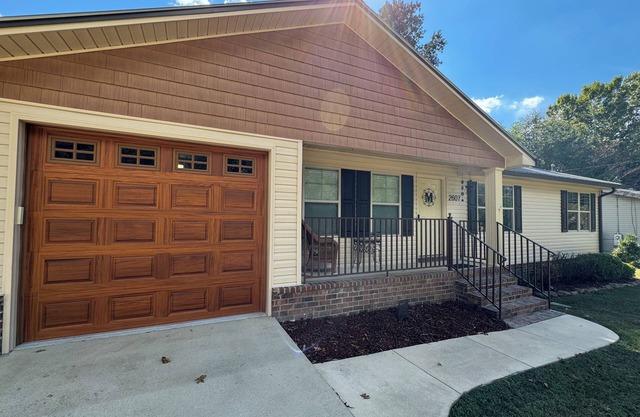 QB1 – 4 Bedroom Home 3.5 miles from Bryant-Denny Stadium!